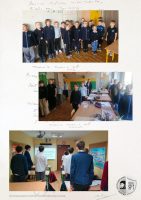 Trzy klasowe zdjęcia uczniów stojących razem, zwróconych przodem do nauczyciela lub tablicy.