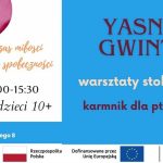 Kolorowy baner informujący o warsztatach stolarskich dla dzieci w wieku 10+, podczas których 13 grudnia będą robić karmniki dla ptaków.