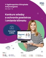 Uśmiechnięta dziewczyna trzymająca laptopa, promująca internetowy konkurs wiedzy o powietrzu i klimacie dla uczniów.